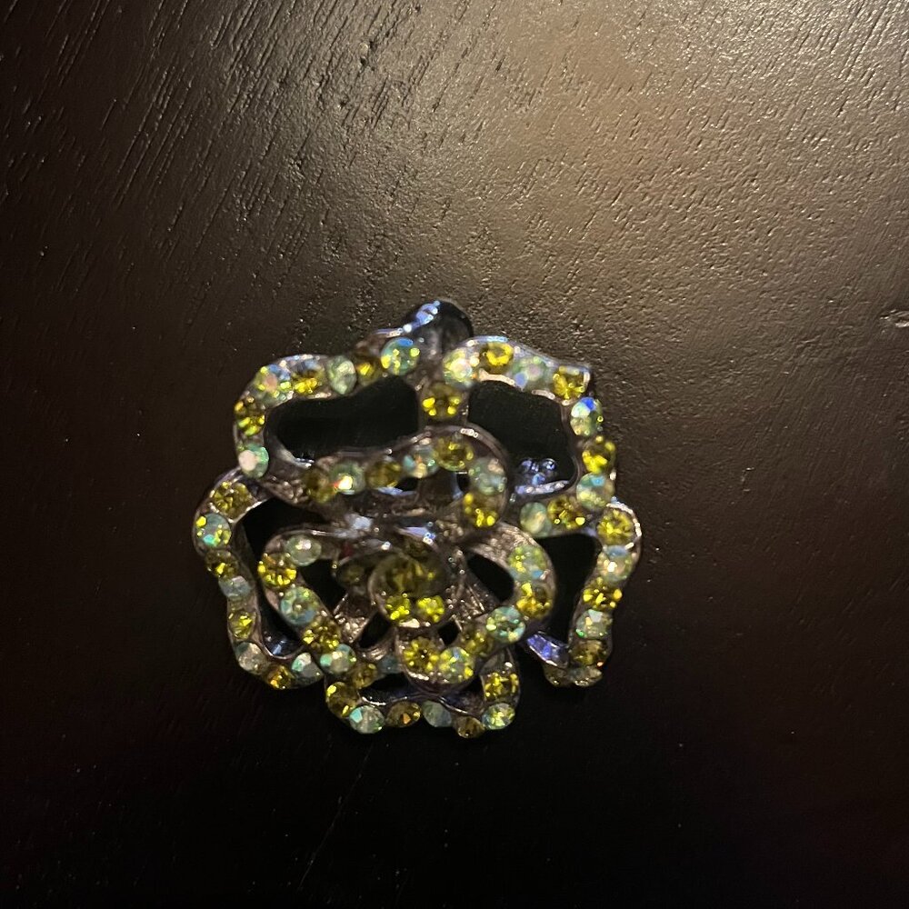 Flower Rhinestone Green Brooch Pendant by Premier Designs